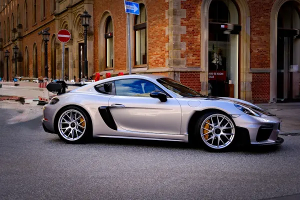 Юнислотс Казино Android/iOS приложение